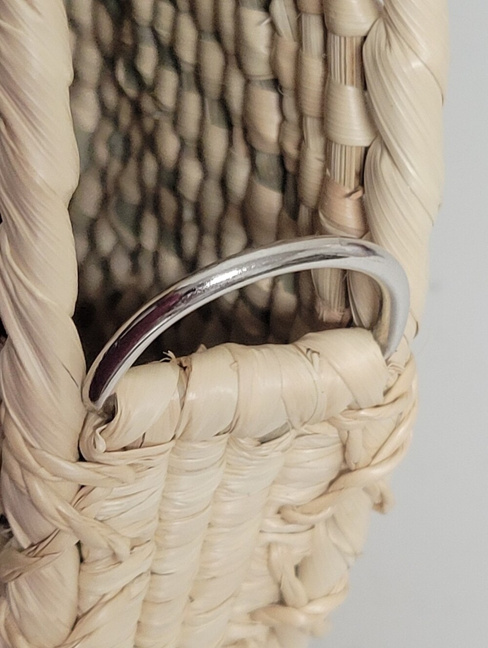 Alma Woven Half-Moon Straw Clutch - Natural. - Picture 9 of 15